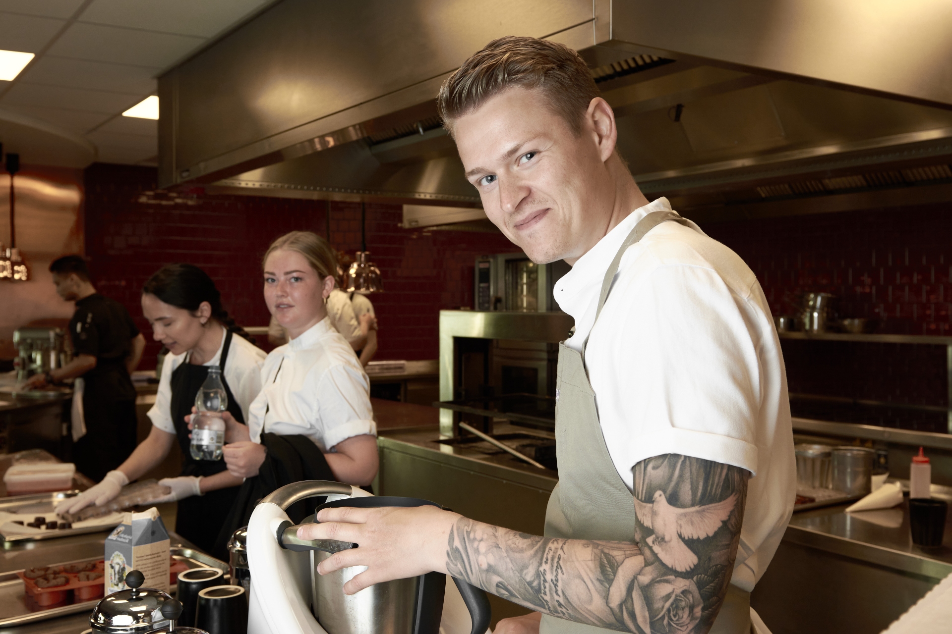 Der bliver lavet mad for fuld skrue på kokkeuddannelsen.