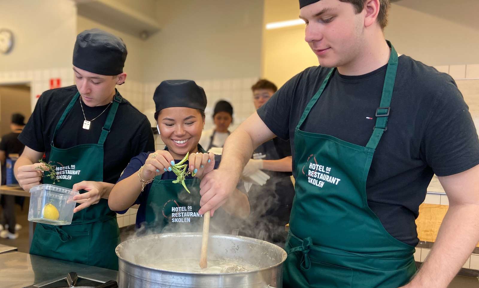 10. klasses elever laver mad sammen