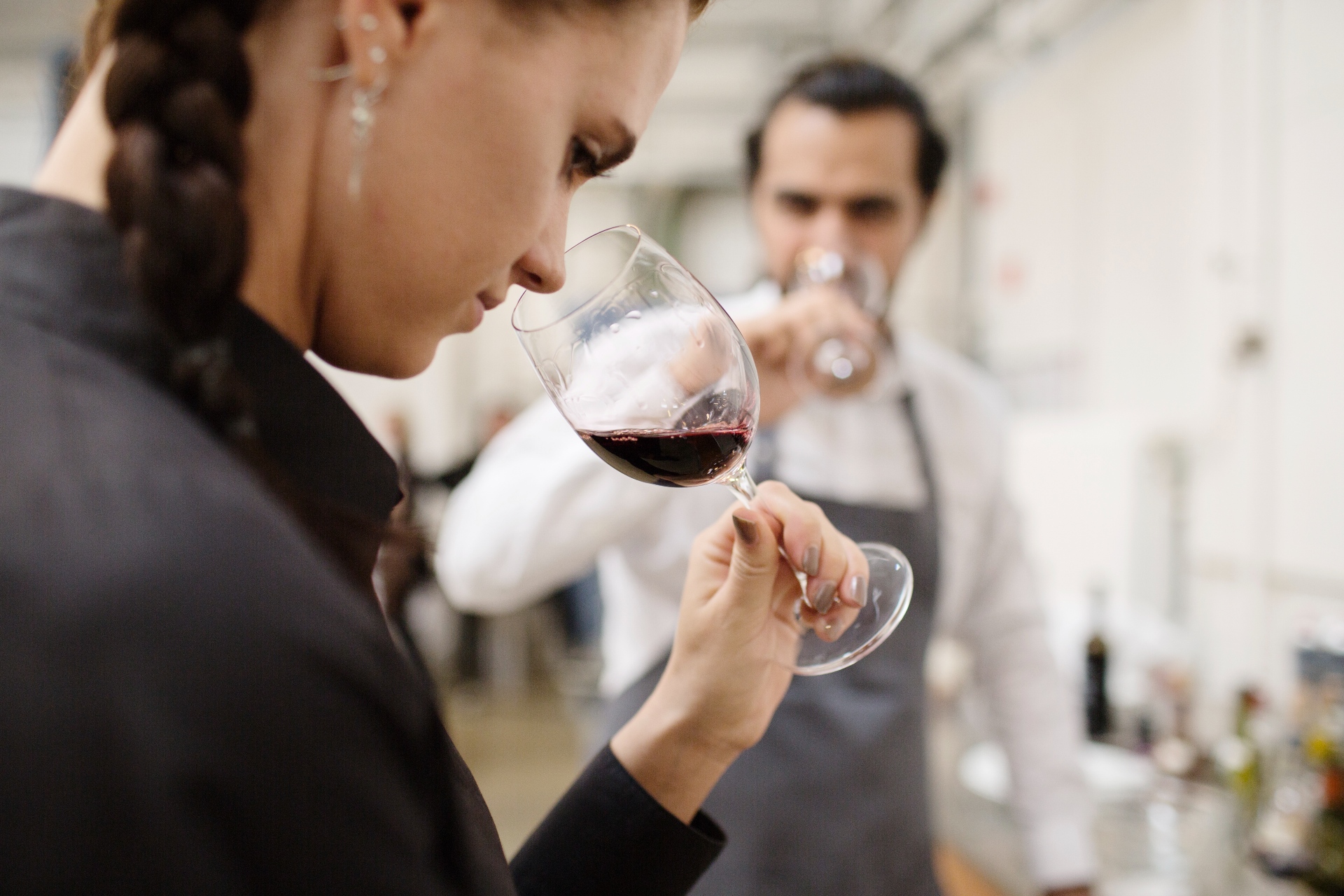 På uddannelsen til EUX Tjener lærer du tjener-håndværket og får samtidig en studentereksamen.