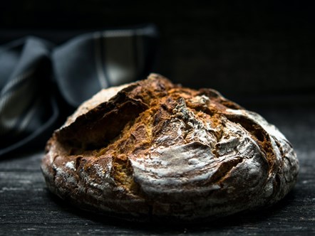 Et nybagt brød.