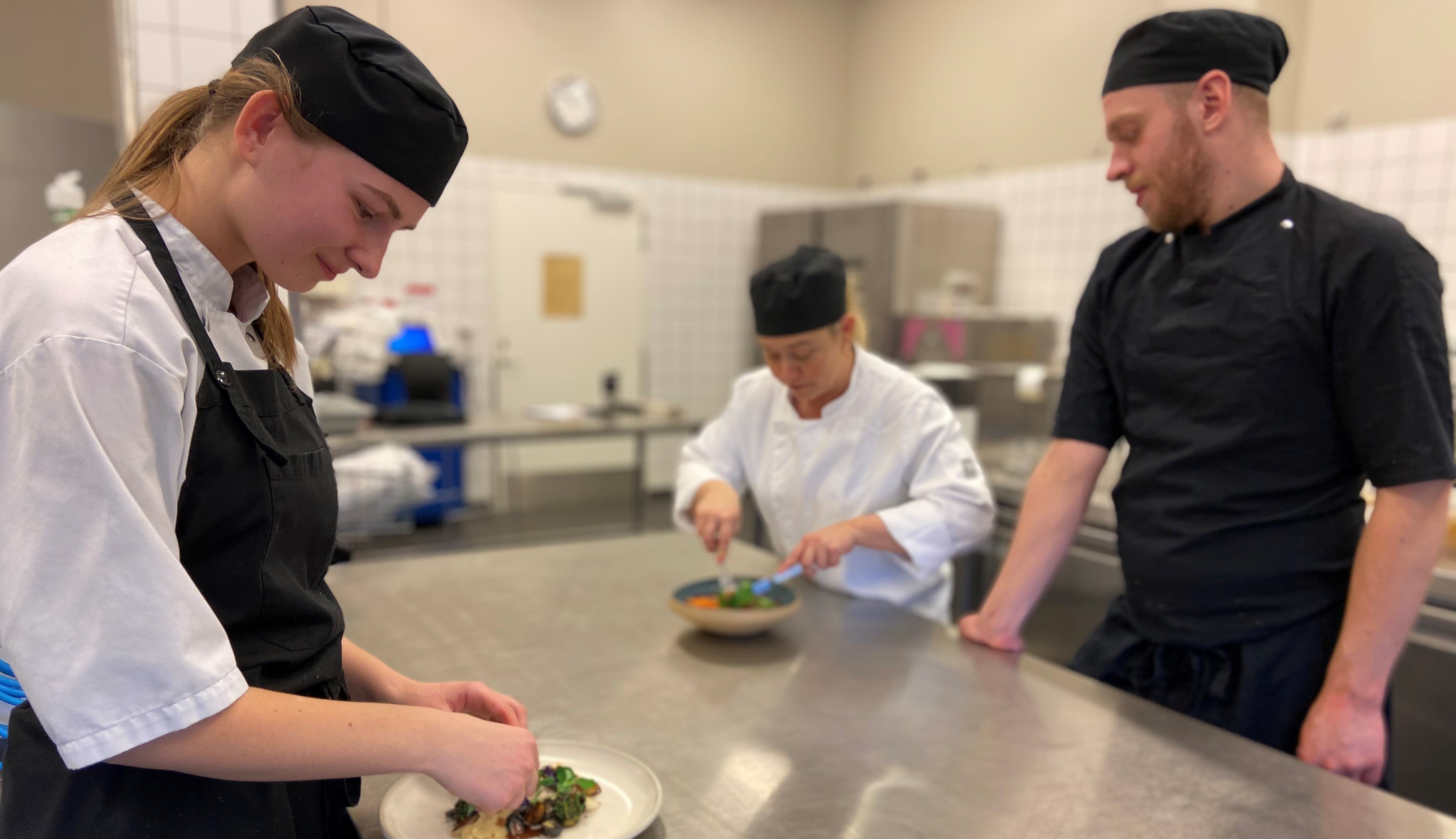 På EUX Smørrebrød og catering lærer du håndværket, samtidig med du får en studenterhue.